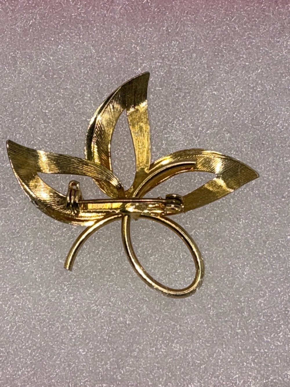Vintage JJ Company Gold Floral Leaf Brooch - Picture 3 of 6